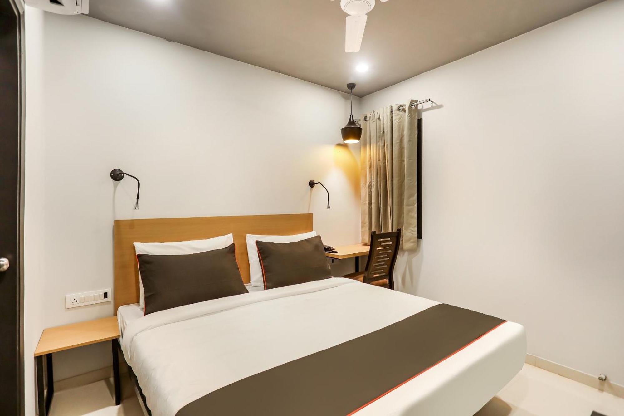 Super Collection O Le Noida Hotel Near Sector 76 Metro Station Exterior photo